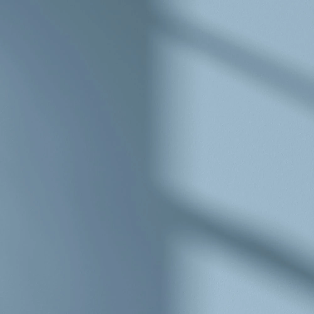 LickPro Matt Blue 18 Emulsion Paint 2.5Ltr - Image 3