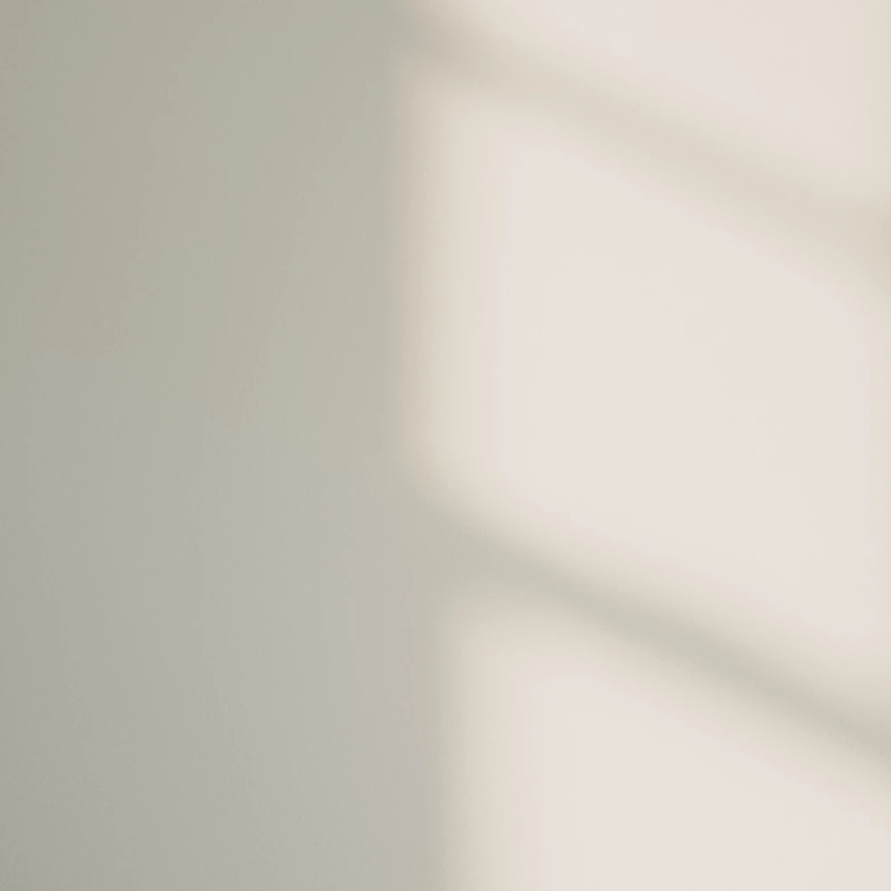 LickPro Matt White 03 Emulsion Paint 2.5Ltr - Image 3